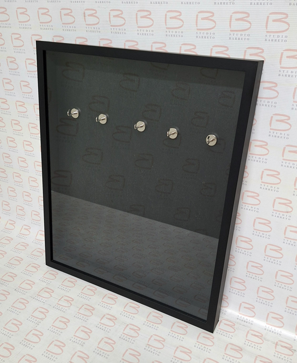 quadro-magnetico-com-moldura-e-vidro